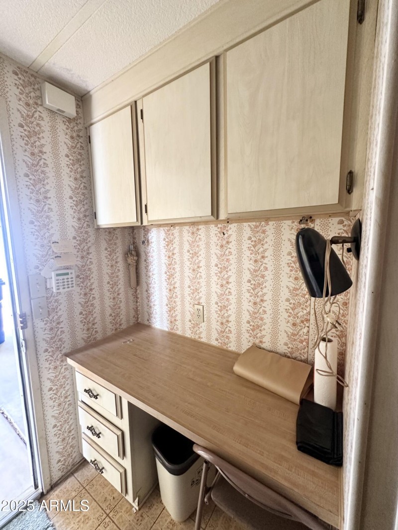 LAUNDRY AREA BUILT IN DESK