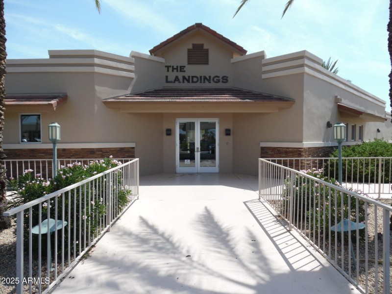 4-Landings-Exterior-2048x1536