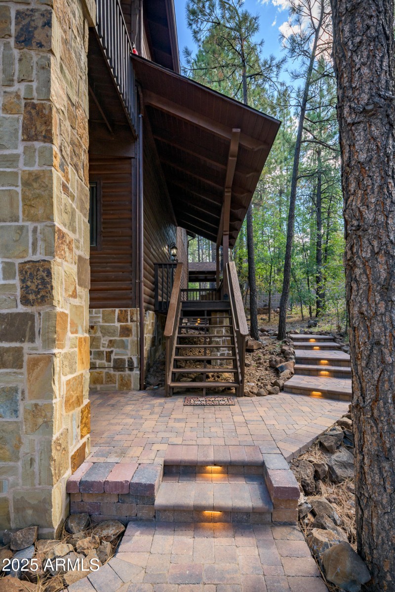 17385 Mountain Side Pl (7 of 49)