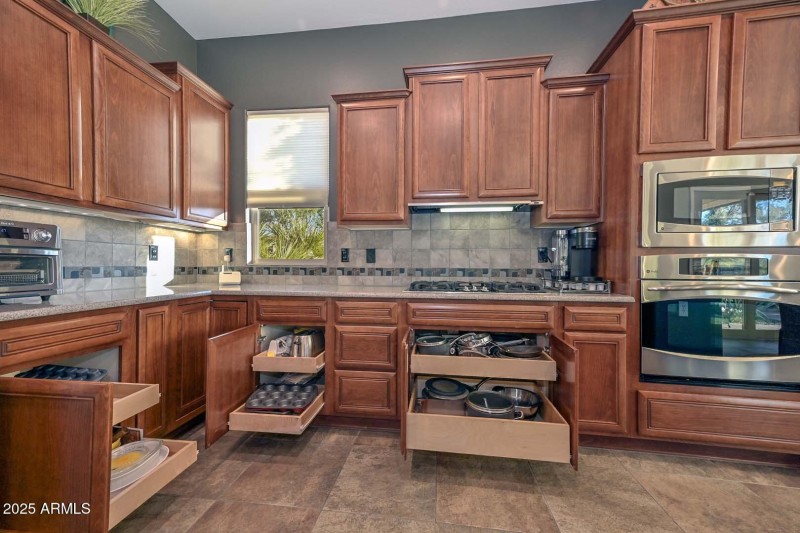 Kitchen-Slide-Outs
