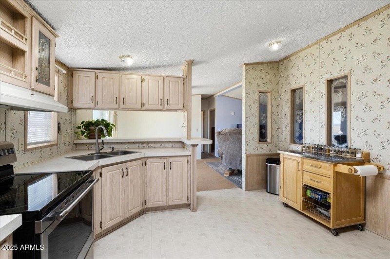 10-Kitchen