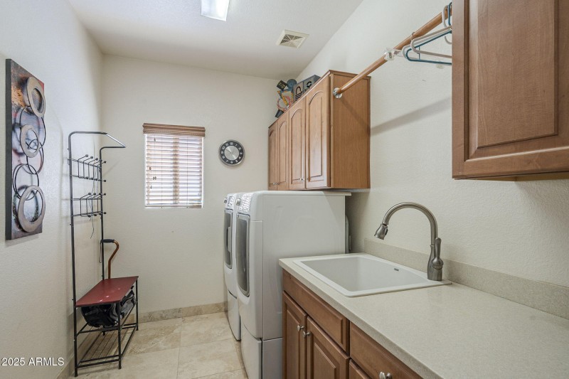 49-Laundry room