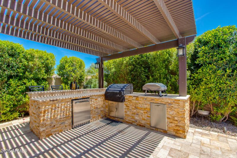 Outdoor Kitchen