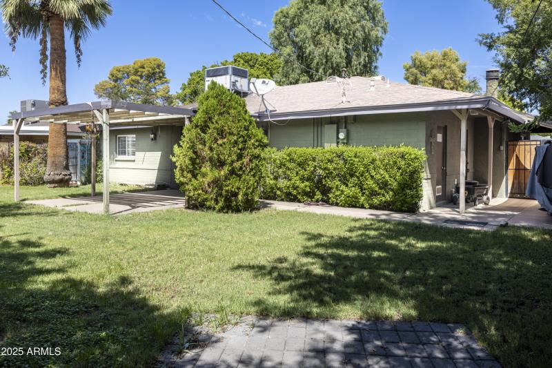 1825 E Medlock Dr-2
