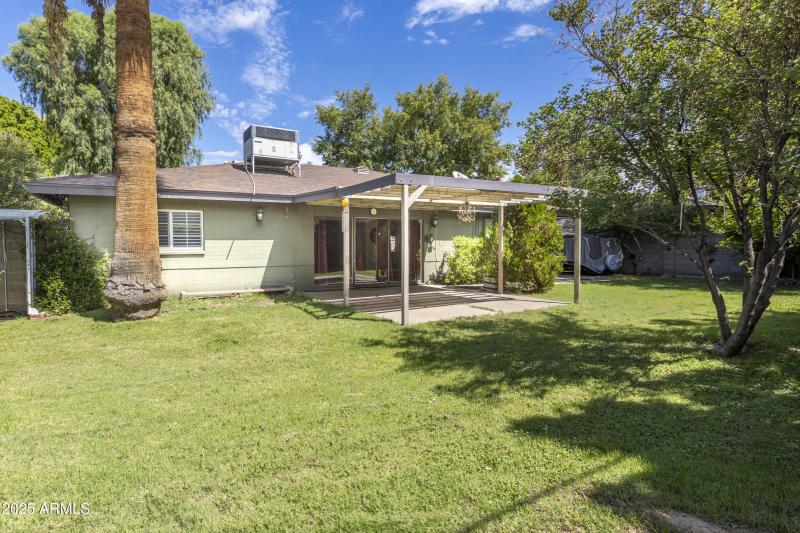 1825 E Medlock Dr-6