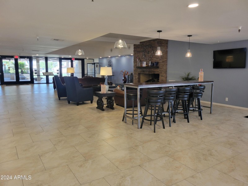 Lenora-Ont Lounge Pic