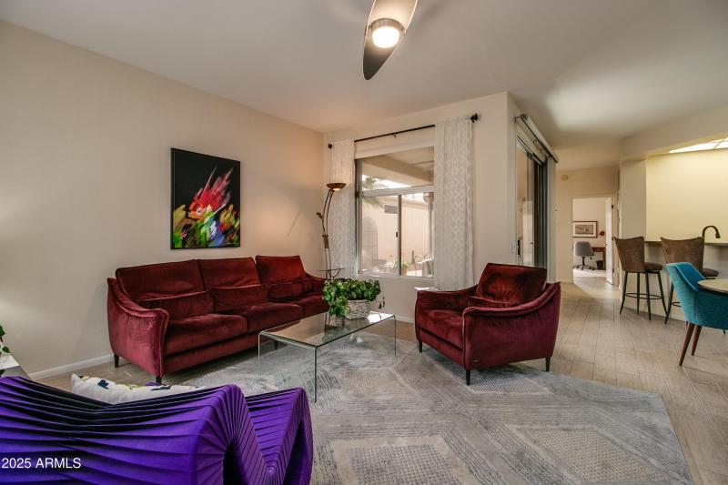 Open Flowing Floor Plan (2)
