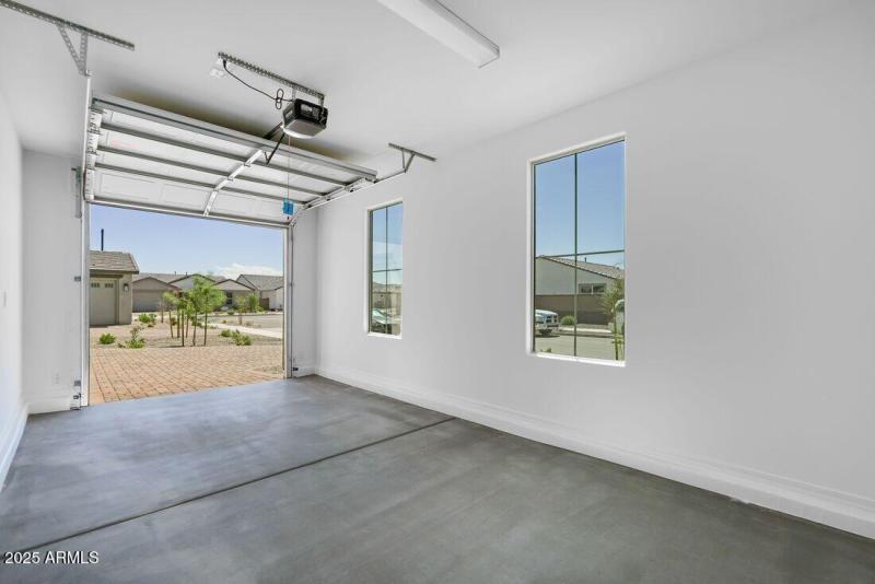 17118 W HACKAMORE Drive - Ready Now!