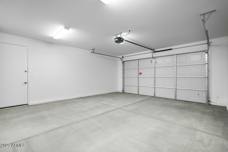 17118 W HACKAMORE Drive - Ready Now!