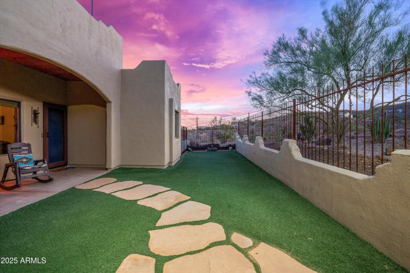 04-Front Yard