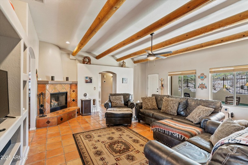 09-Living Area