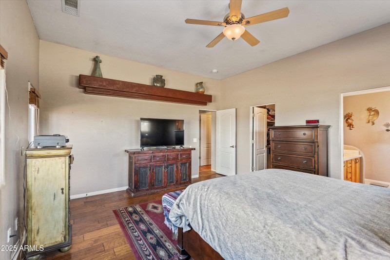 10-Primary Bedroom