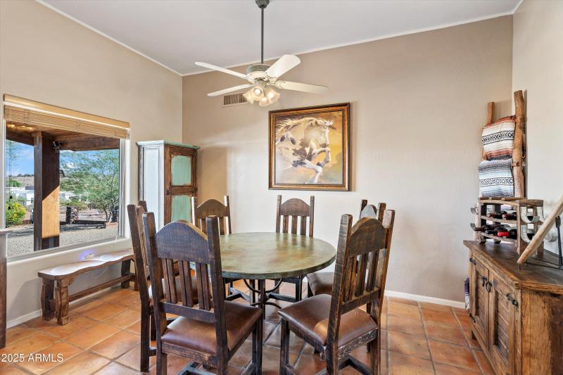 18-Dining Area