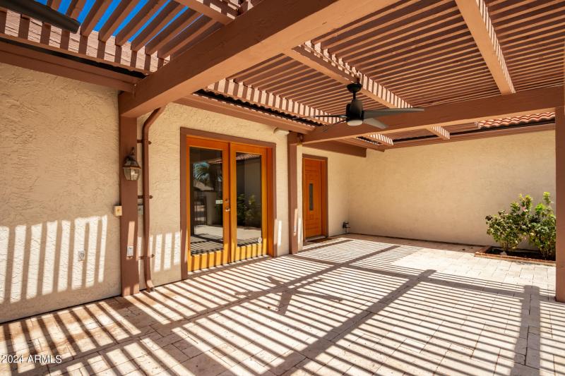 Travertine Paver Front Patio w/ Pergola