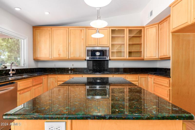 Island Great for Prep and Entertaining