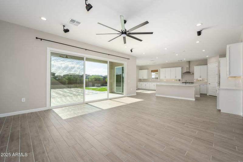 26-web-or-mls-59th-25