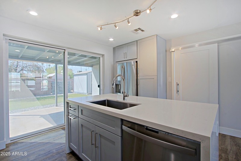 Kitchen - SS Appliances