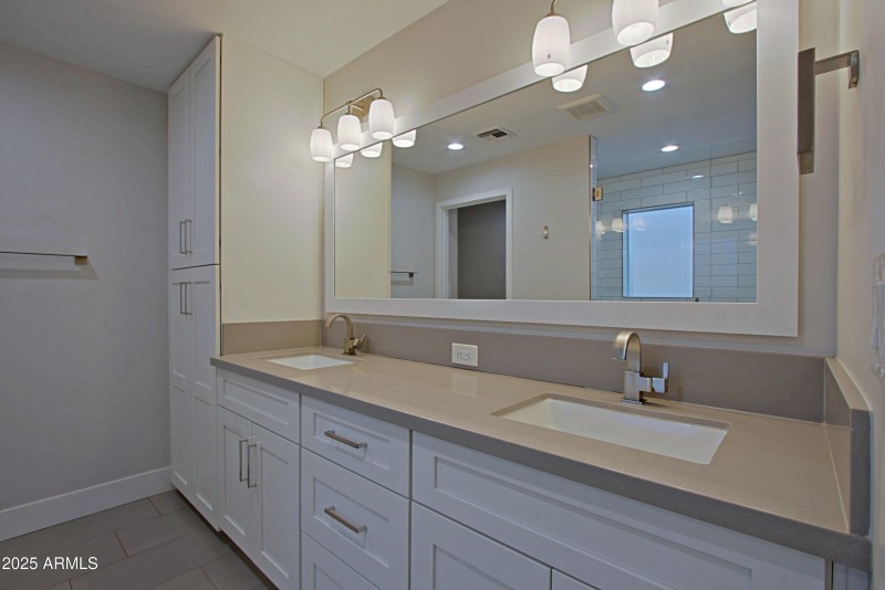 Master Bath - Double Vanity