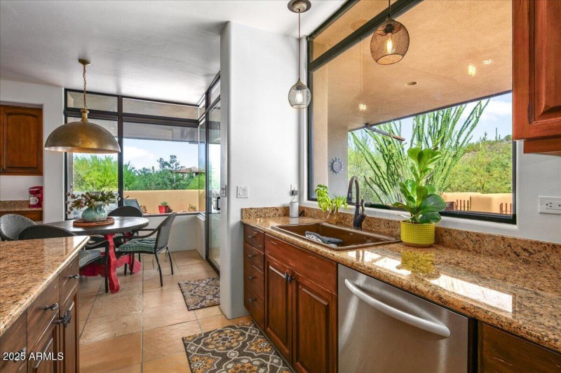 10-Kitchen Views