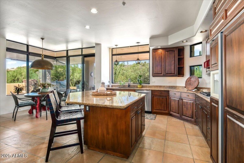 11-Kitchen