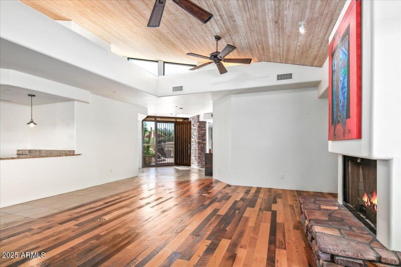14-Living Areas