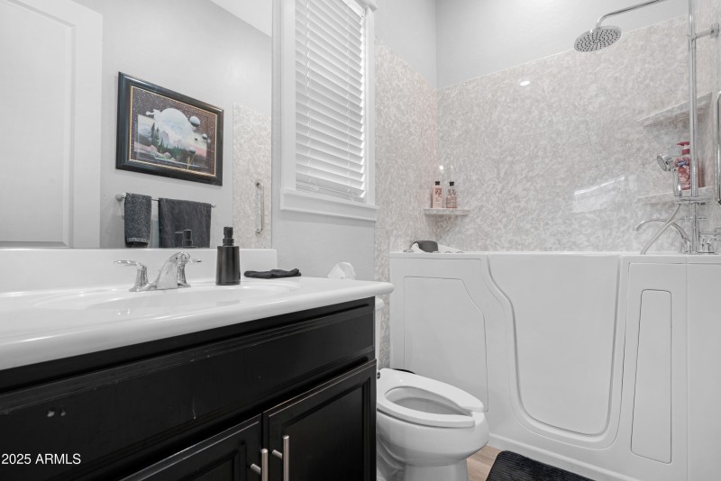 Downstairs Guest Suite Bath