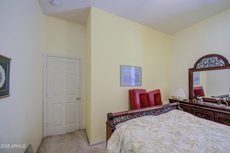 Bedroom 4-pic 2