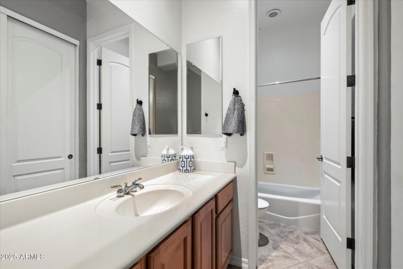 Ensuite Bathroom #4