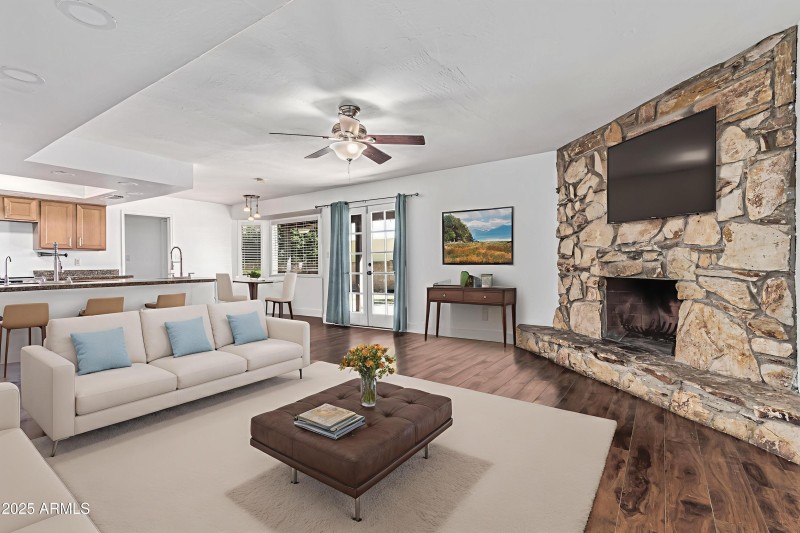 12-Redfield - Living Room - Standard - 2