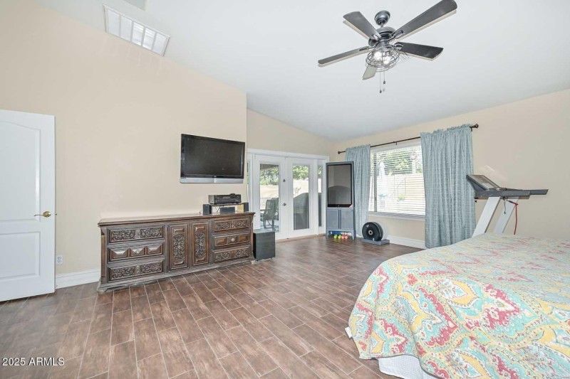 Primary Bedroom2