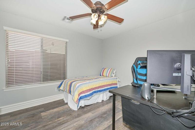 5th Bedroom2