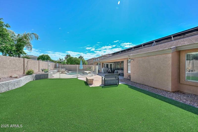 Backyard-Pool