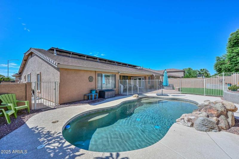 Pool-Backyard