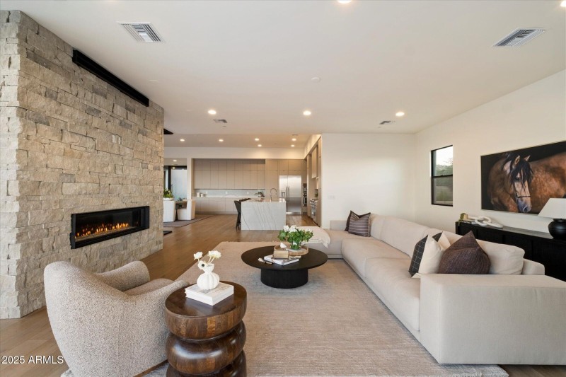 Lounge or Entertain