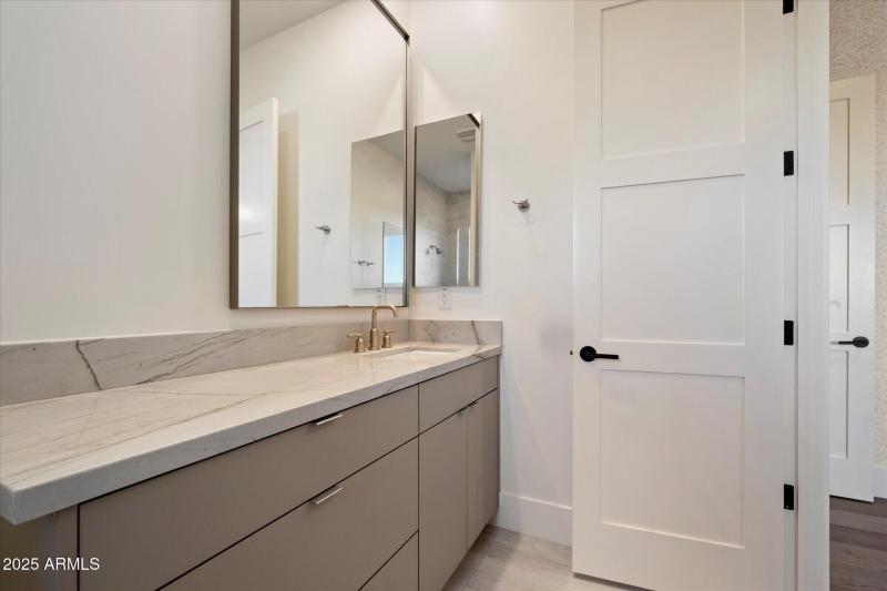 Ensuite Bathroom #4