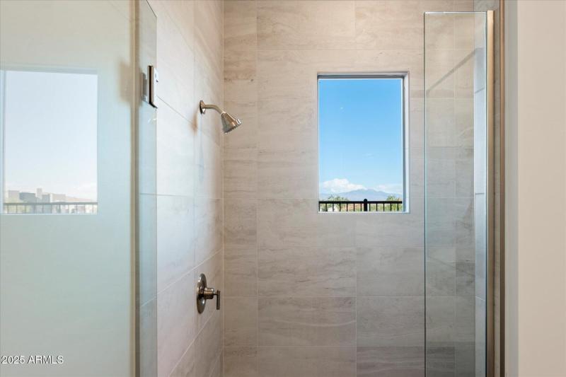 Ensuite Bathroom #4