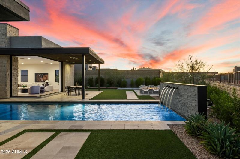 Layered Lanscaping