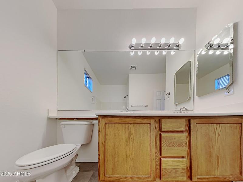 1004825.6627 S 17th Avenue_12