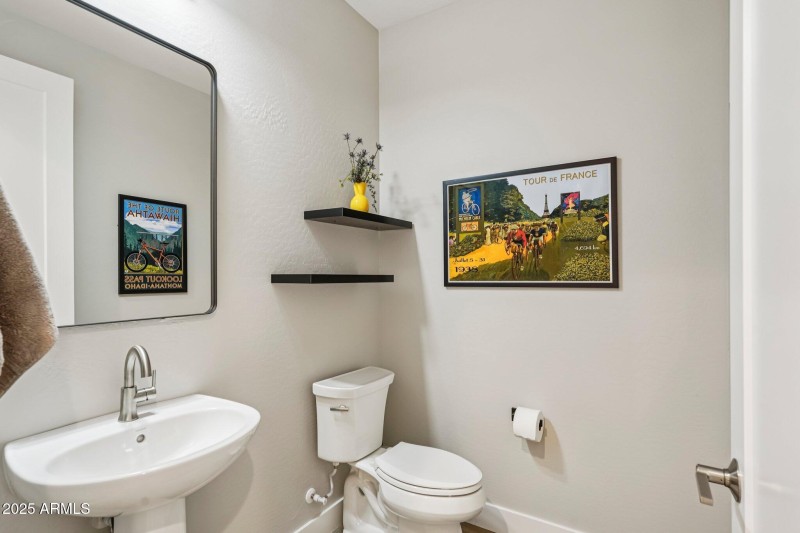 25-web-or-mls-W La Reata Ave-S1709-025