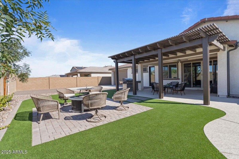 Pavers for a firepit