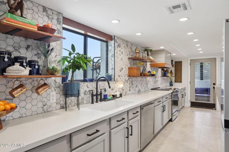 Kitchen sink