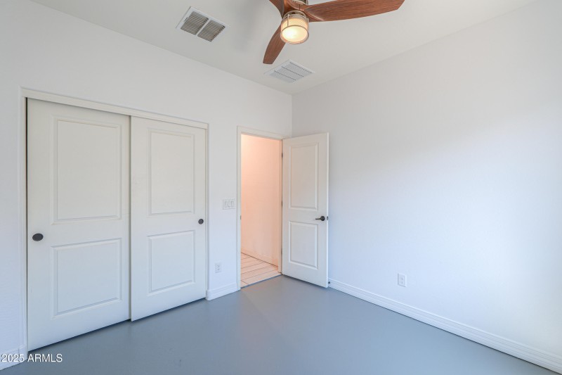 bed 2 closet