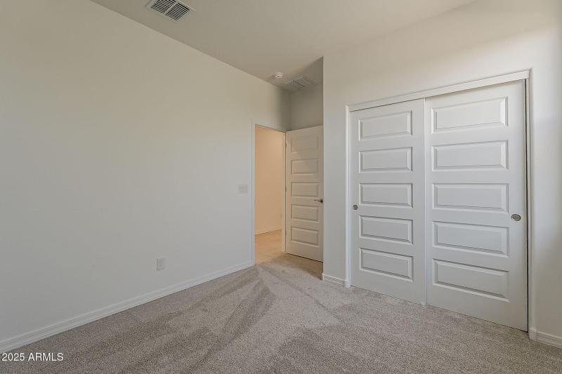 32-web-or-mls-Hilton Ave-32