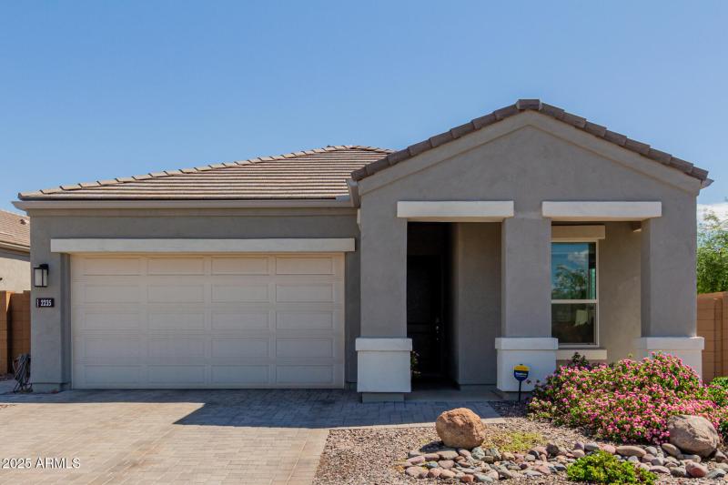 2235 E Saguaro Park