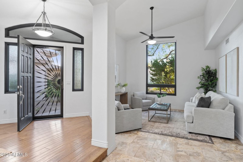Foyer/Living Room