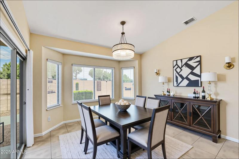 Dining- Virtually Staged