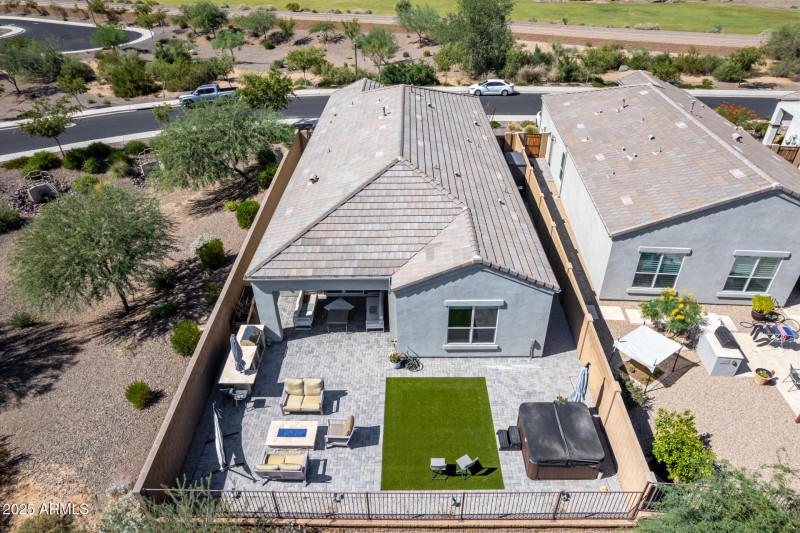 2235 E Saguaro Park