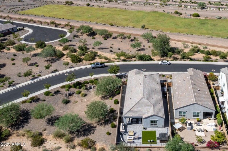 2235 E Saguaro Park
