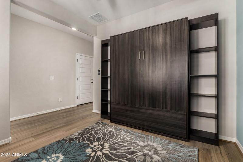 Den w murphy pull out