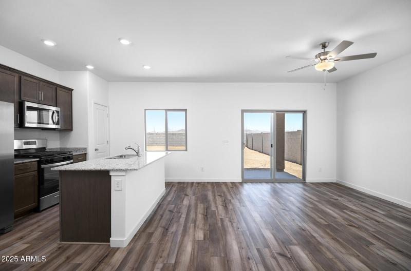 Southwest_Amado_A_L_003